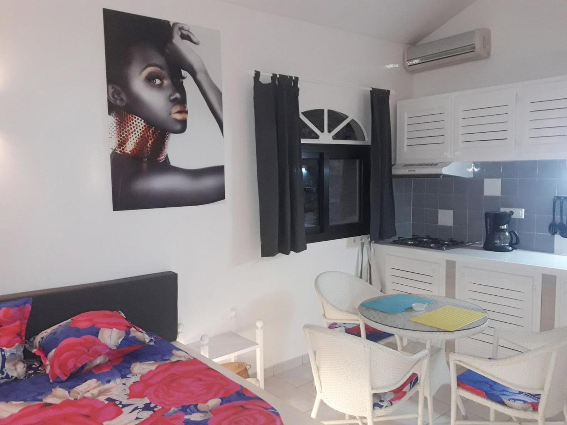 Studio Lipstick Saly Exterior foto