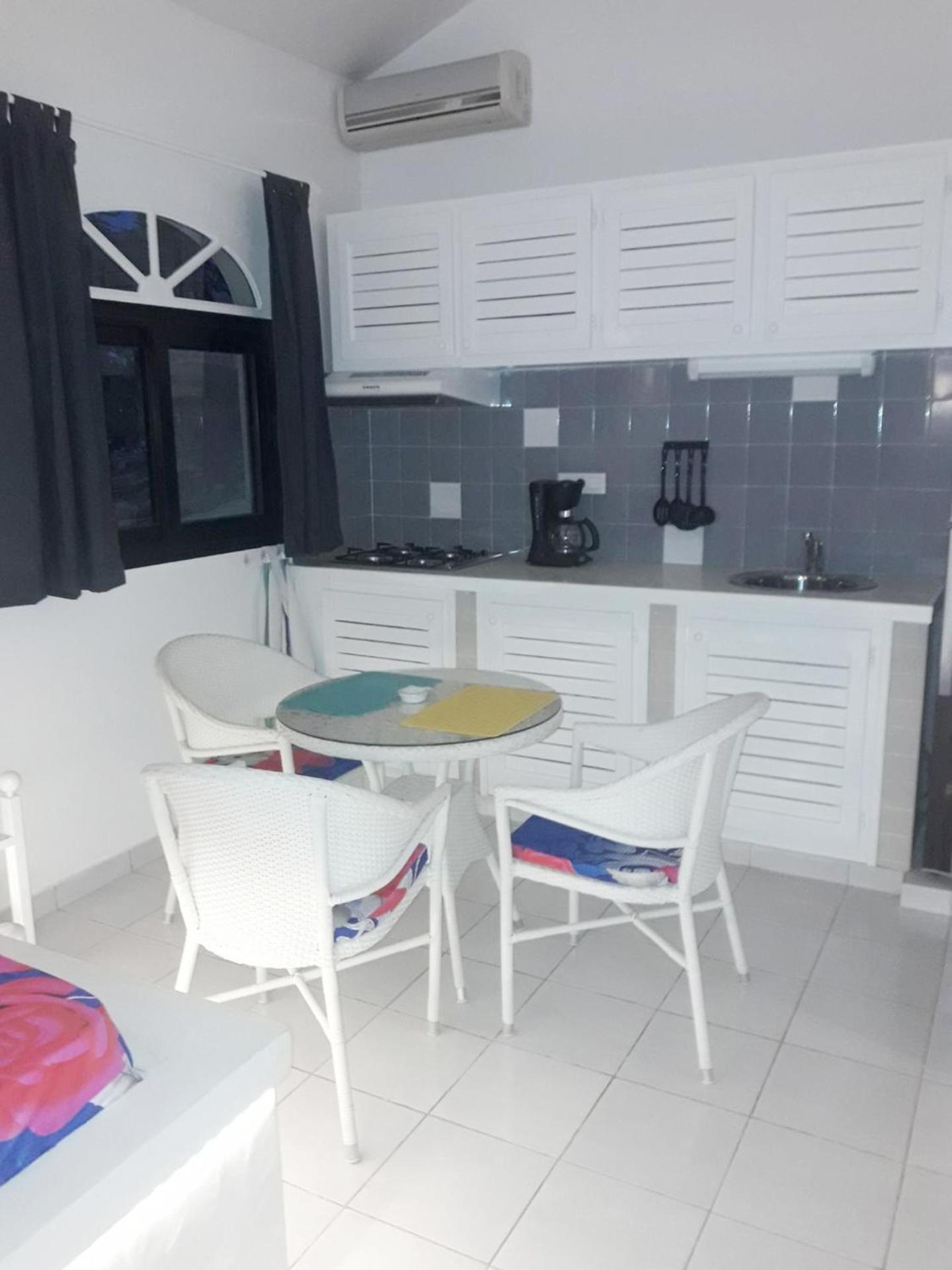 Studio Lipstick Saly Exterior foto